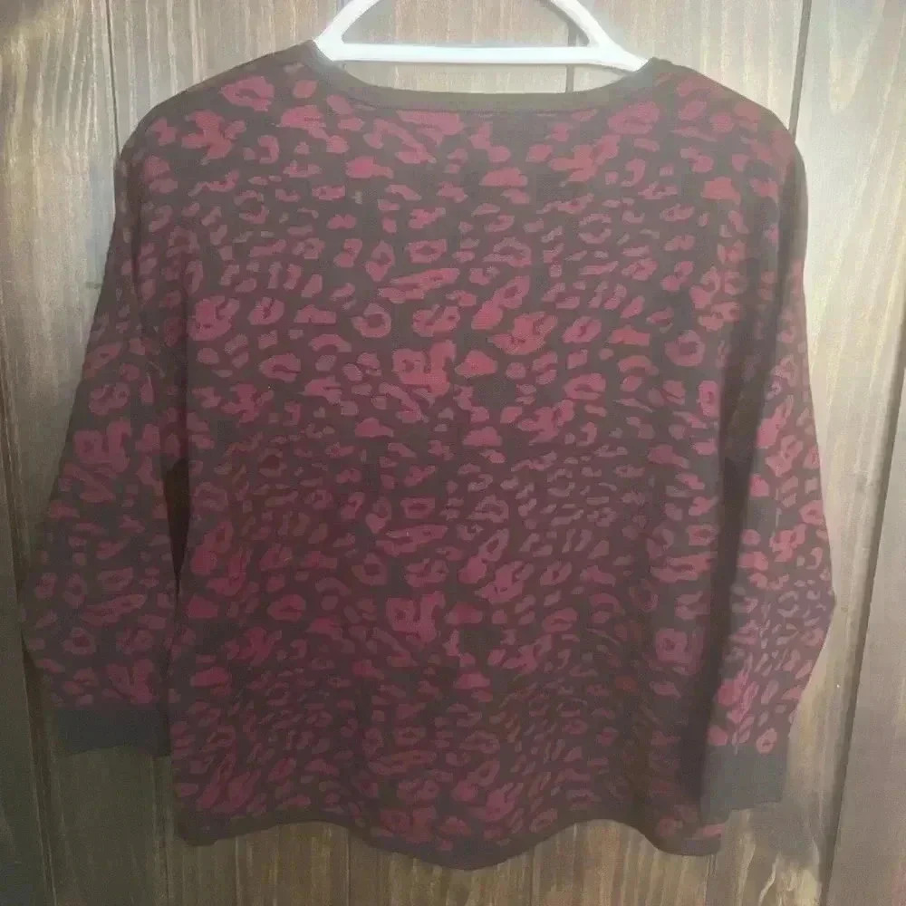 Burgundy Leopard Print Thick High-Low Sweater. Size: Medium - Picture 10 of 12